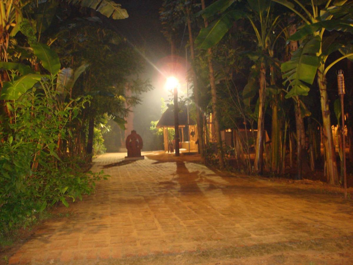 Indeco Hotels Swamimalai Kumbakonam Exteriör bild